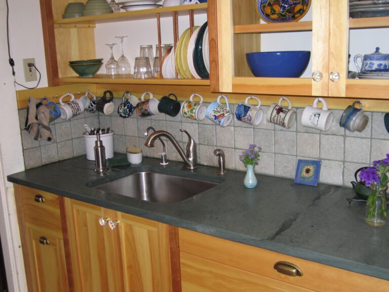 Wonder No-Dry: drainer and storage in one operation.